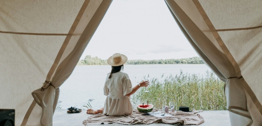 Glamping – co to jest i jak zorganizować swój wymarzony biwak.jpg